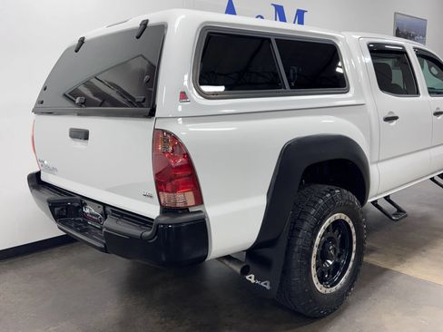 Used 2015 Toyota Tacoma 4x4 Double Cab w/ Convenience Package image 20
