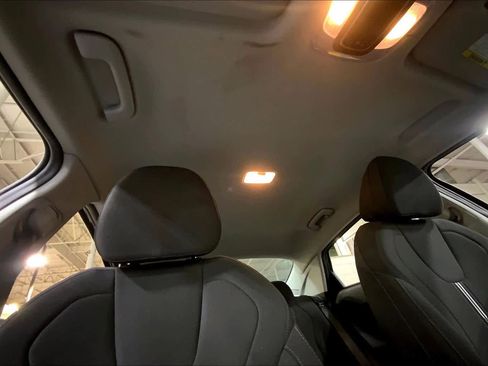 Used 2021 Hyundai Elantra SEL image 13