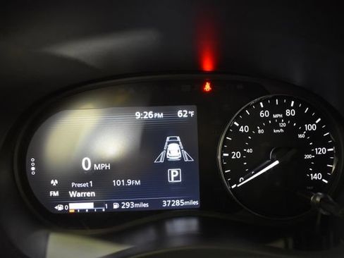 Used 2021 Nissan Kicks SR w/ SR Premium Package FWD image 26
