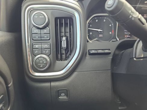 Used 2023 GMC Sierra 3500 Denali w/ Denali Ultimate Package AWD/4WD image 27