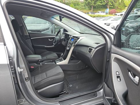 Used 2016 Hyundai Elantra GT w/ Option Group 02 FWD image 12
