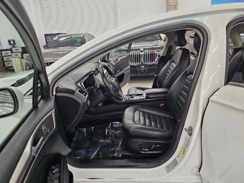 Used 2019 Ford Fusion SE FWD image 34