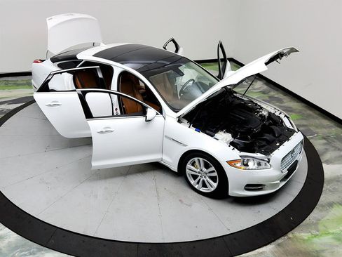 Used 2013 Jaguar XJ L Portfolio AWD/4WD image 38