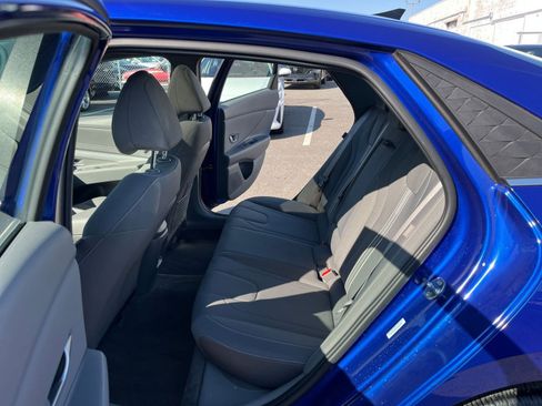 Used 2025 Hyundai Elantra SEL FWD image 26
