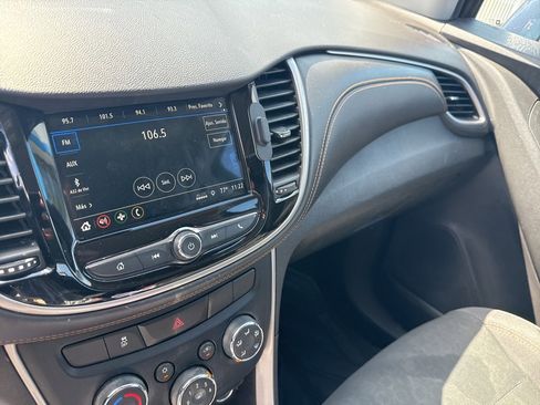 Used 2019 Chevrolet Trax LS image 21