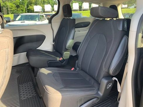 Used 2023 Chrysler Voyager LX FWD image 21