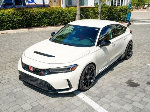 Used 2023 Honda Civic Type R image 10