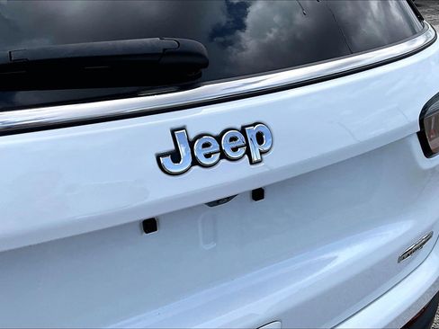 Used 2023 Jeep Compass Latitude AWD/4WD image 31