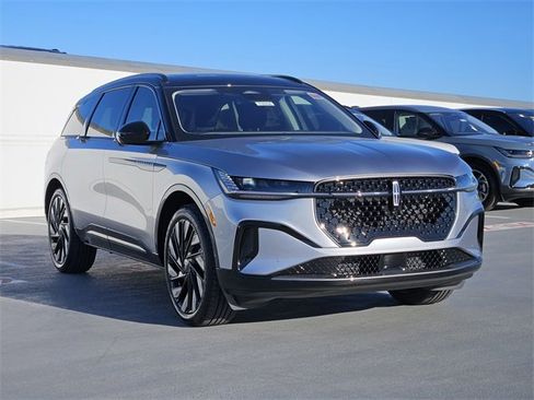 New 2026 Lincoln Nautilus Reserve w/ Jet Appearance Package image 3