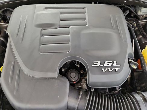 Used 2011 Chrysler 300 Limited RWD image 10