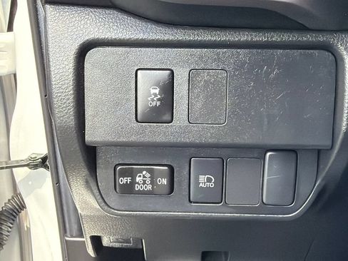 Used 2022 Toyota Tacoma SR5 AWD/4WD image 21