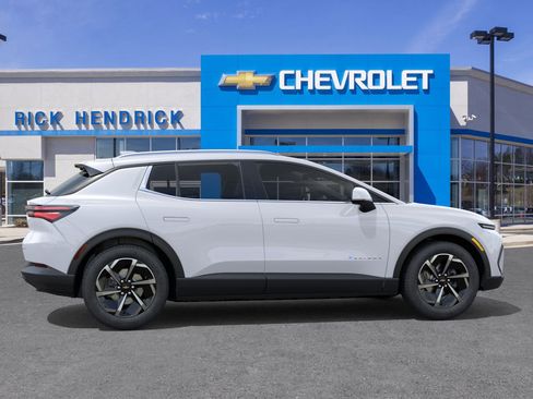 New 2026 Chevrolet Equinox EV LT image 7