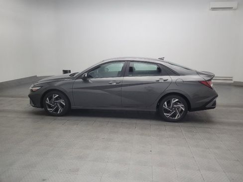 Used 2025 Hyundai Elantra Sport FWD image 3