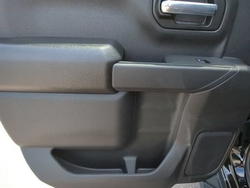 Used 2025 Chevrolet Silverado 1500 Custom Trail Boss w/ Dark Appearance Package AWD/4WD image 25