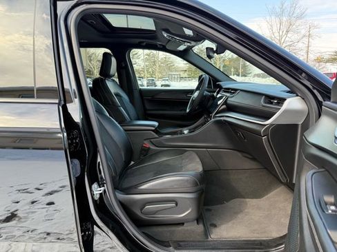 Certified 2024 Jeep Grand Cherokee L Altitude image 35