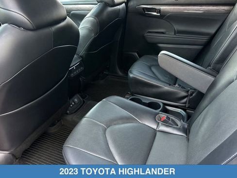 Used 2023 Toyota Highlander Limited AWD/4WD image 13