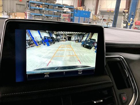 Used 2023 Chevrolet Suburban Premier image 20