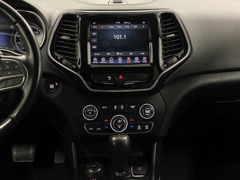 Used 2020 Jeep Cherokee Limited image 8