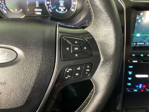Used 2018 Ford Explorer Platinum image 26