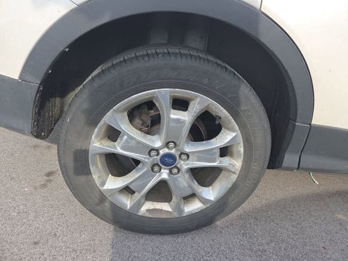 Used 2014 Ford Escape SE w/ Equipment Group 201A image 3