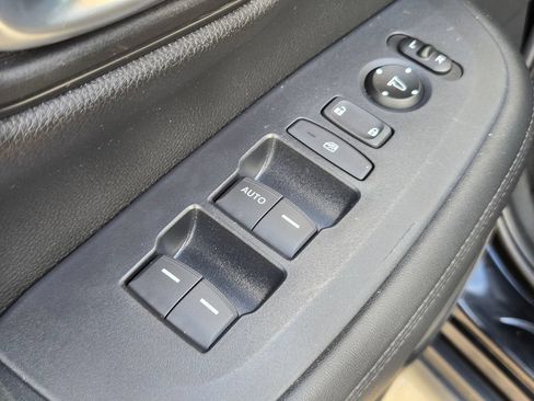 Used 2024 Honda HR-V LX image 12