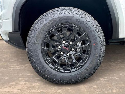 New 2026 GMC Canyon Elevation w/ Convenience Package image 11