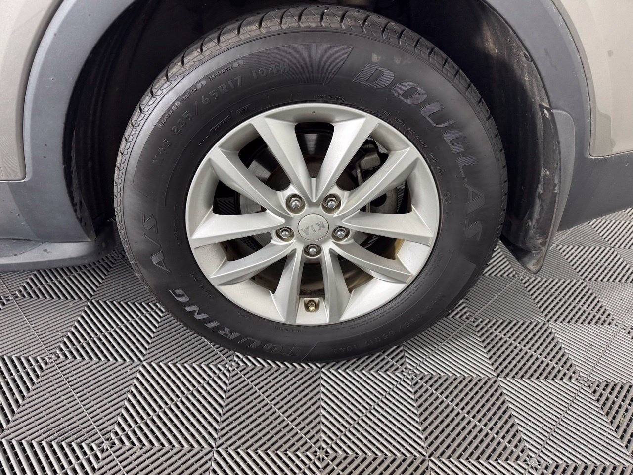 Used 2016 Kia Sorento L FWD image 13
