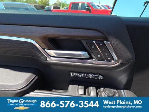 New 2026 Chevrolet Silverado 1500 High Country w/ Technology Package AWD/4WD image 15