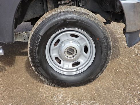 Used 2015 Ford F350 Lariat image 9