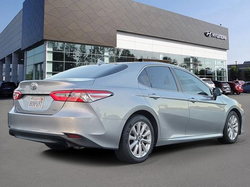 Used 2019 Toyota Camry LE image 2