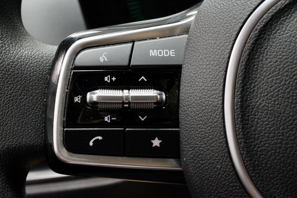 Used 2024 Kia Sorento LX FWD image 26