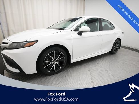 Used 2024 Toyota Camry SE AWD/4WD image 1