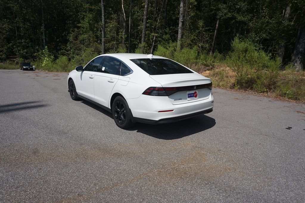 Used 2024 Honda Accord EX image 18