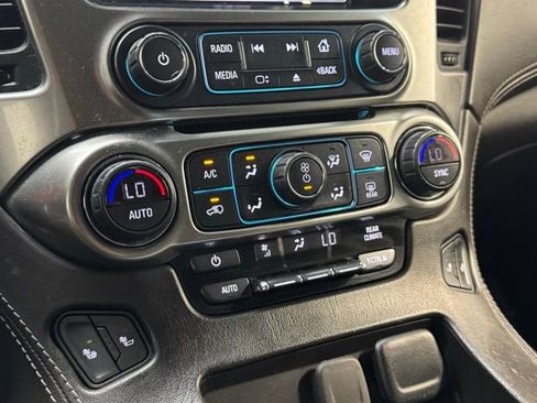 Used 2019 Chevrolet Suburban LT image 24