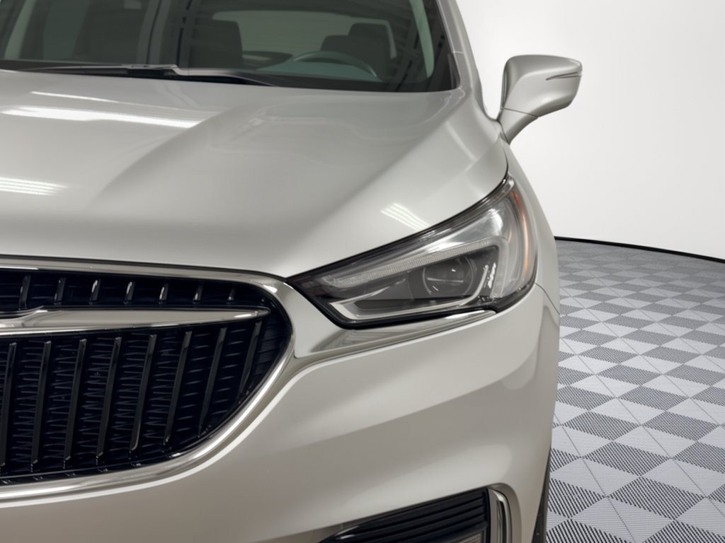 Used 2020 Buick Enclave Essence w/ LPO, Touring Package FWD image 12