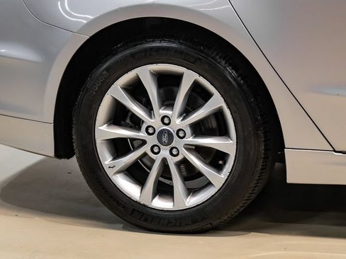 Used 2017 Ford Fusion SE FWD image 51