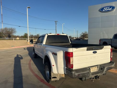 Used 2022 Ford F350 XLT w/ XLT Premium Package image 7