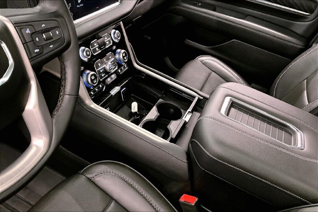 Used 2023 GMC Yukon Denali w/ Max Trailering Package AWD/4WD image 17