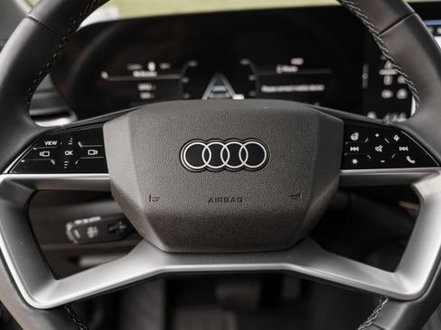 Certified 2025 Audi Q5 Premium AWD/4WD image 17