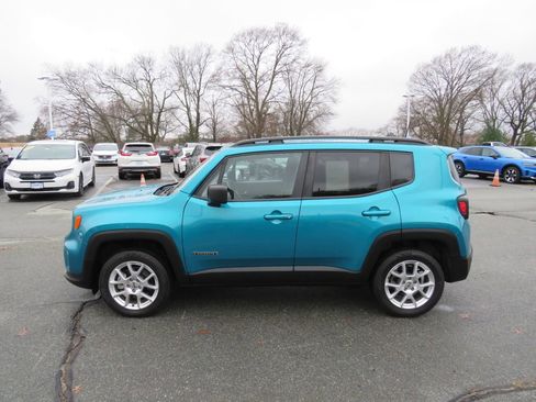 Used 2022 Jeep Renegade Latitude w/ Convenience Group image 2