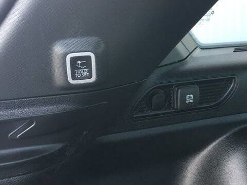 Used 2023 Jeep Grand Cherokee Altitude image 32