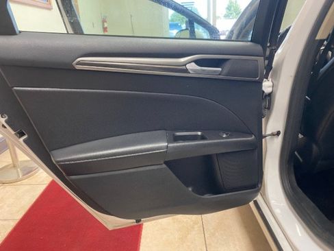 Used 2017 Ford Fusion Energi SE FWD image 14