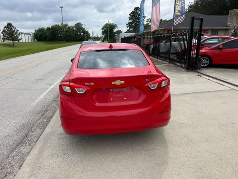 Used 2017 Chevrolet Cruze LT FWD image 5