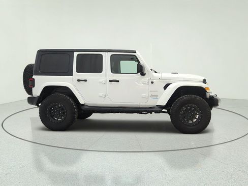 Used 2021 Jeep Wrangler Unlimited Sahara w/ Dual Top Group AWD/4WD image 4