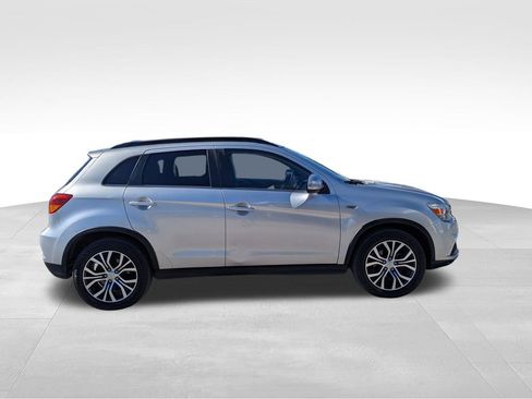 Used 2018 Mitsubishi Outlander Sport SEL image 3