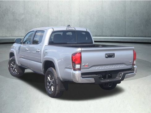 Certified 2021 Toyota Tacoma SR5 AWD/4WD image 20