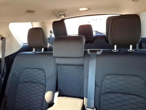 Used 2025 Nissan Pathfinder SV image 18