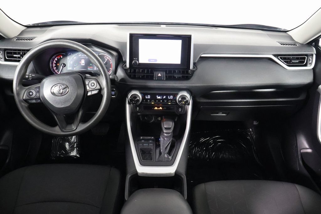 Used 2024 Toyota RAV4 XLE FWD image 8