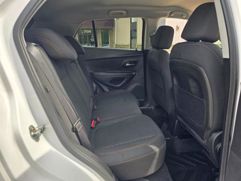 Used 2020 Chevrolet Trax LS w/ Fleet Convenience Package AWD/4WD image 21