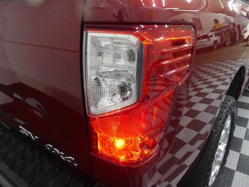 Used 2016 Nissan Titan SV AWD/4WD image 12
